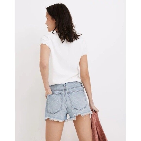 Madewell Relaxed Denim Cutoff Shorts in Cedarcroft Wash Size 26 Light Wash - Picture 3 of 14